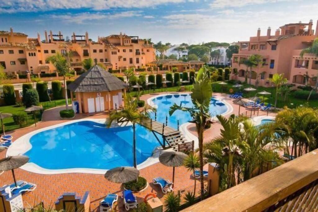 Costal Bliss Apartment Estepona Exterior photo